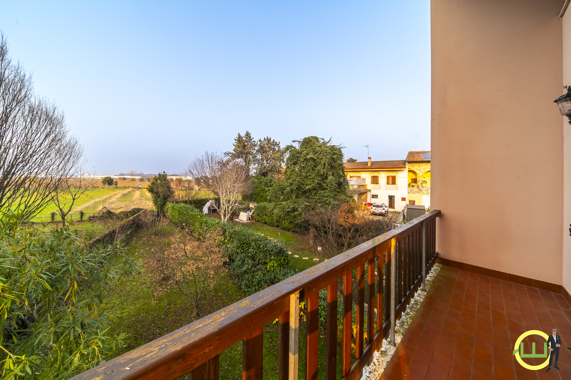 Media numero 28 di MERAVIGLIOSA VILLA ACCOSTATA CON GIARDINO ESCLUSIVO A LOVARIA PRADAMANO