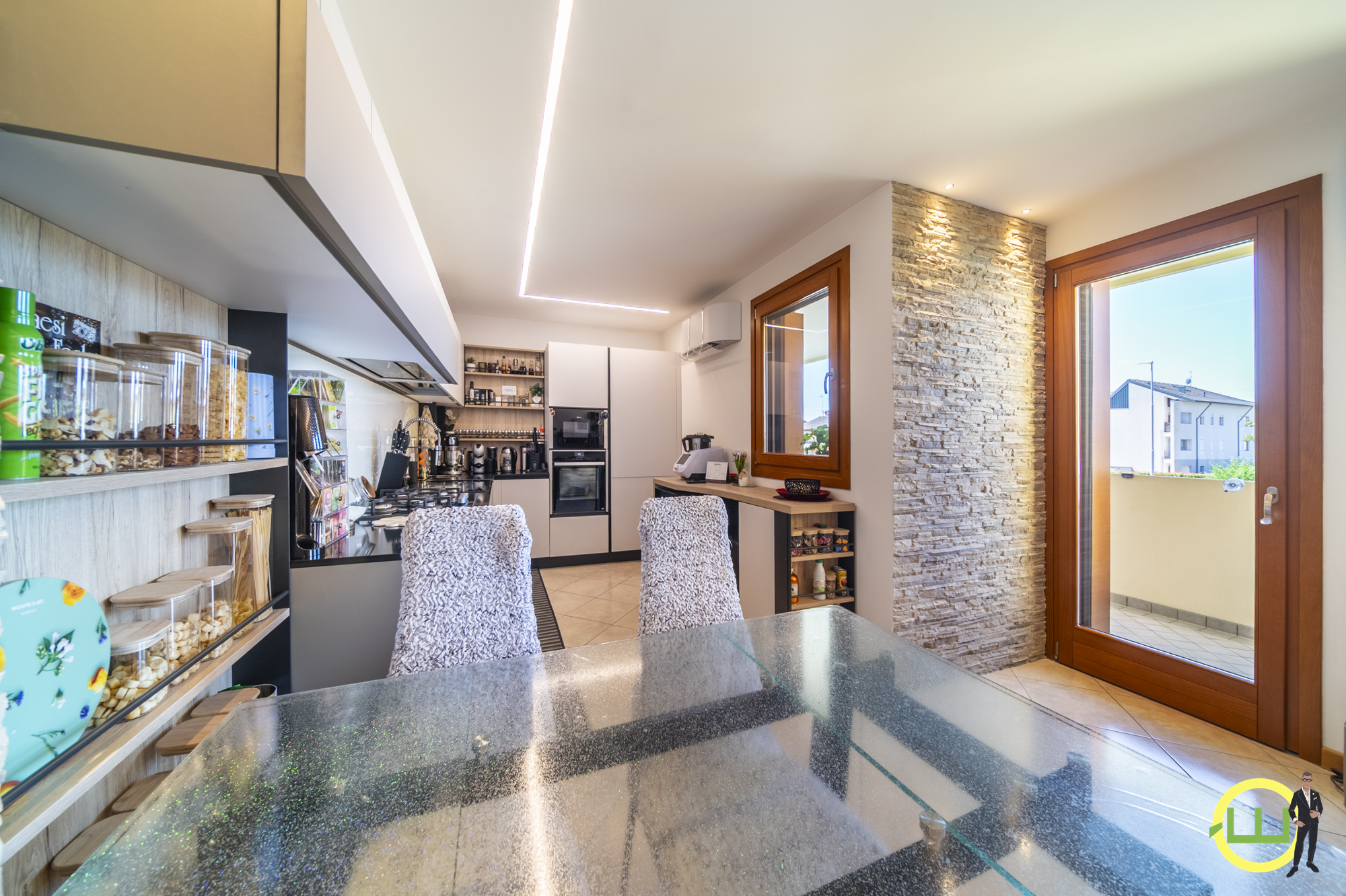 Media numero 7 di BICAMERE BISERVIZI TERRAZZATISSIMO UD EST