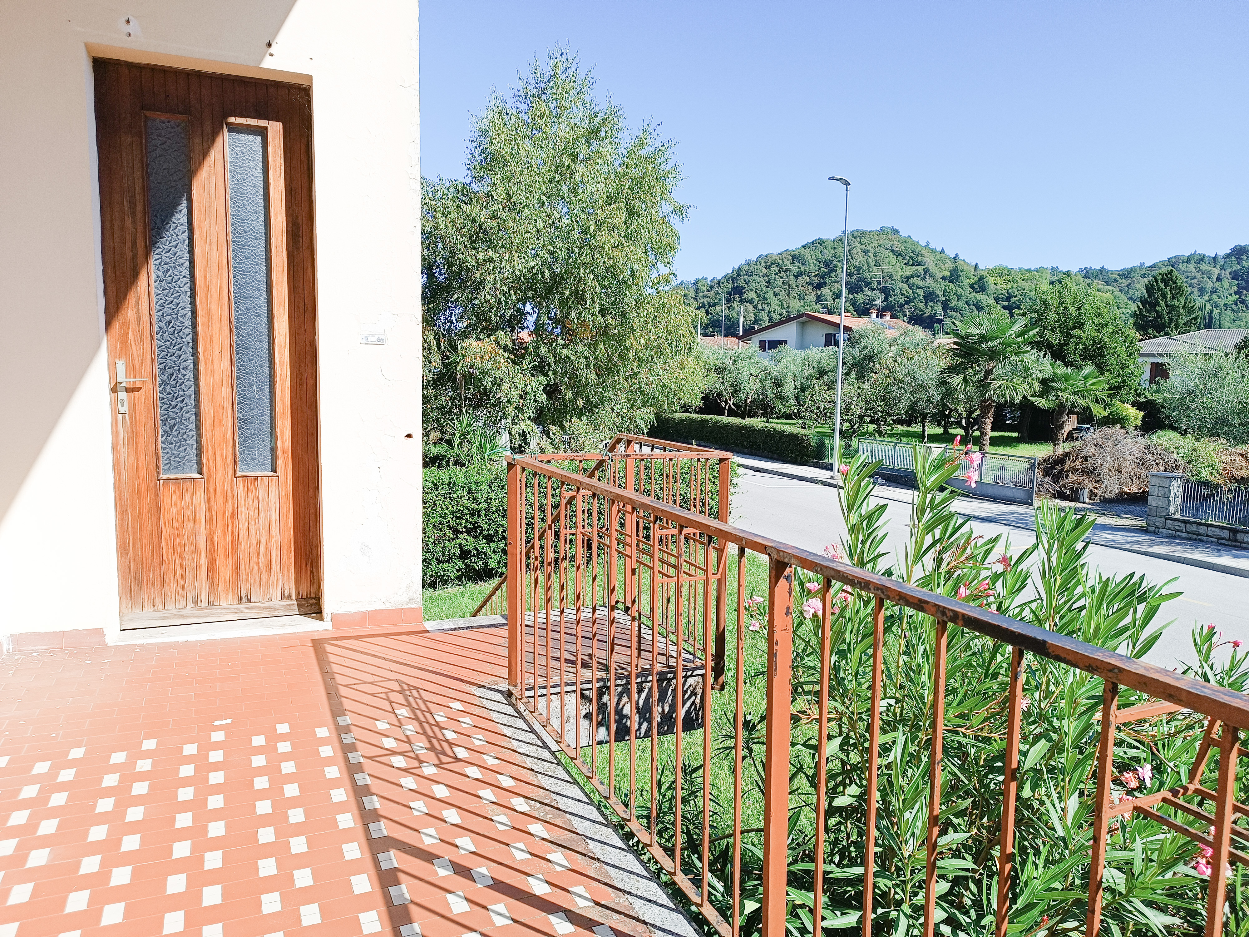 Media numero 3 di VILLETTA SINGOLA DA RESTAURARE IN ZONA RESIDENZIALE A CORNO DI ROSAZZO