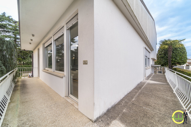 Media numero 18 di VILLA DALLA MODERNA ARCHITETTURA (CARPACCO)