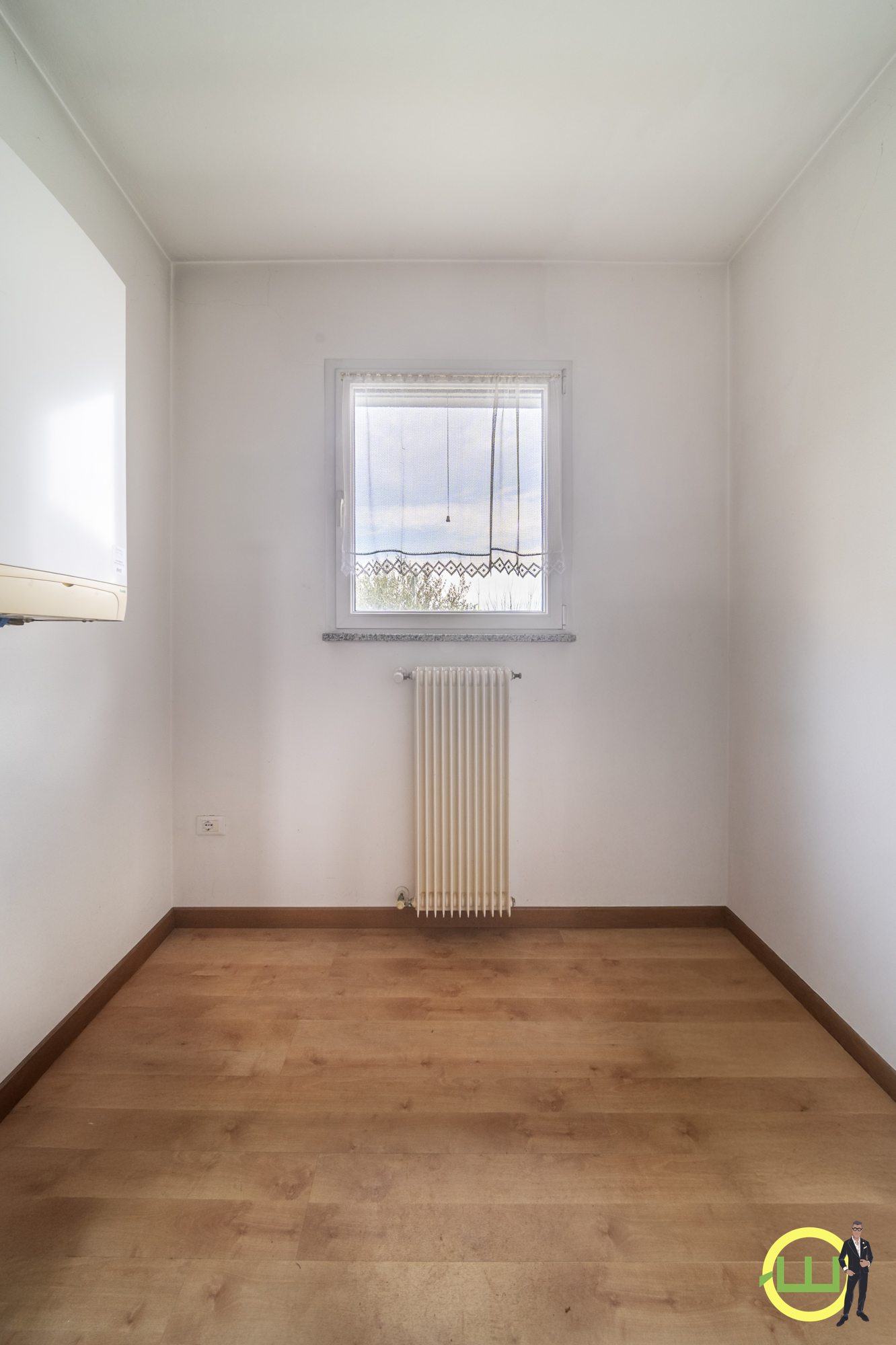 Media numero 11 di LUMINOSA PORZIONE DI VILLA CON AMPIO GIARDINO ESLUSIVO A MORSANO