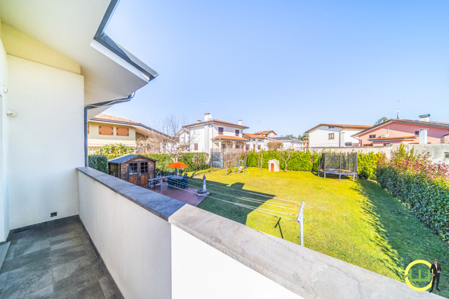 Media numero 25 di VILLA PERFETTA (UD SUD)
