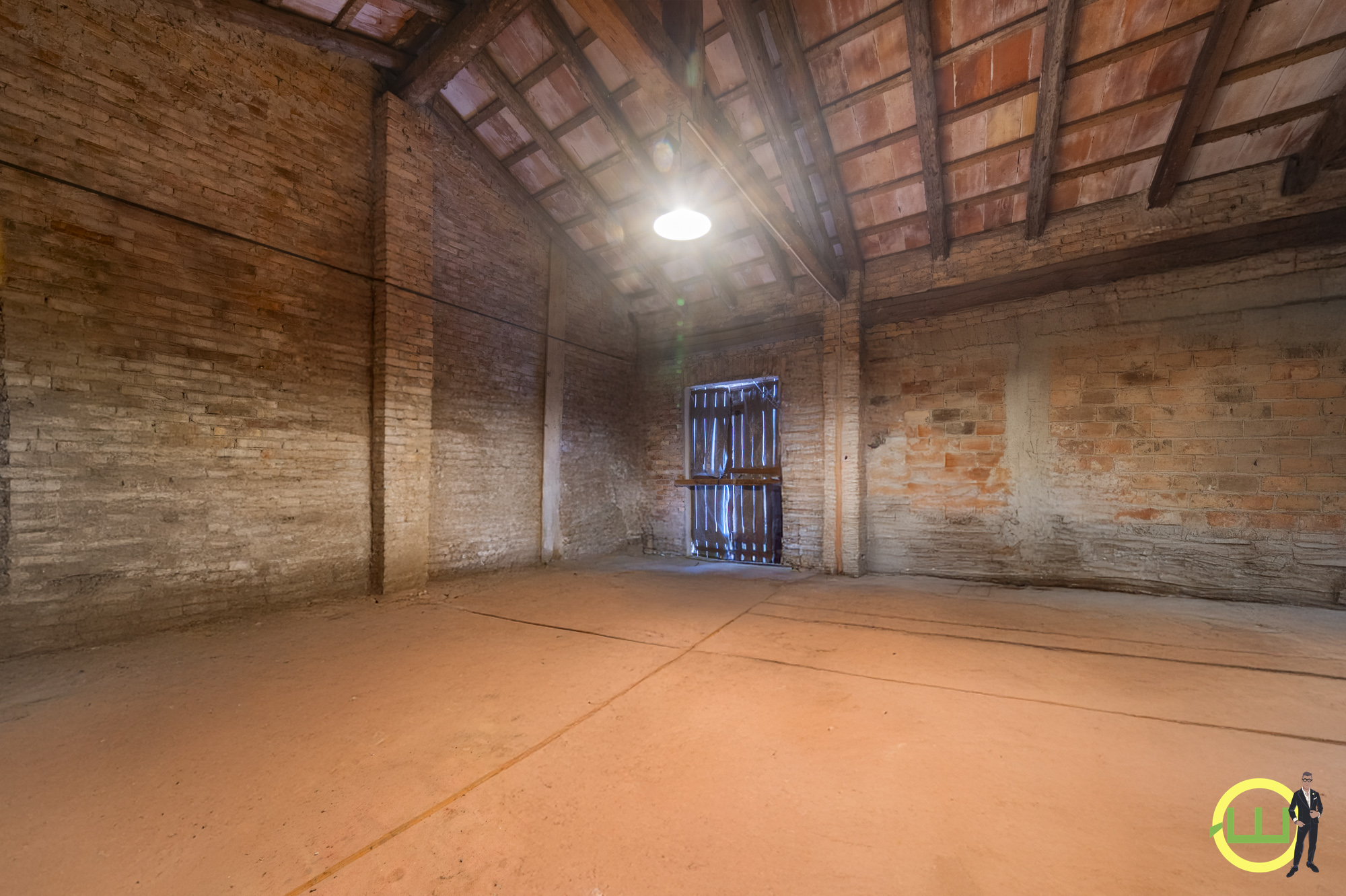 Media numero 27 di AMPIA CASA INDIPENDENTE CON TAVERNA, GARAGE E GIARDINO