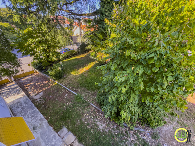 Media numero 33 di VILLA D'EPOCA CON 2 GENEROSI APPARTAMENTI E PARCO IN CENTRO A GORIZIA