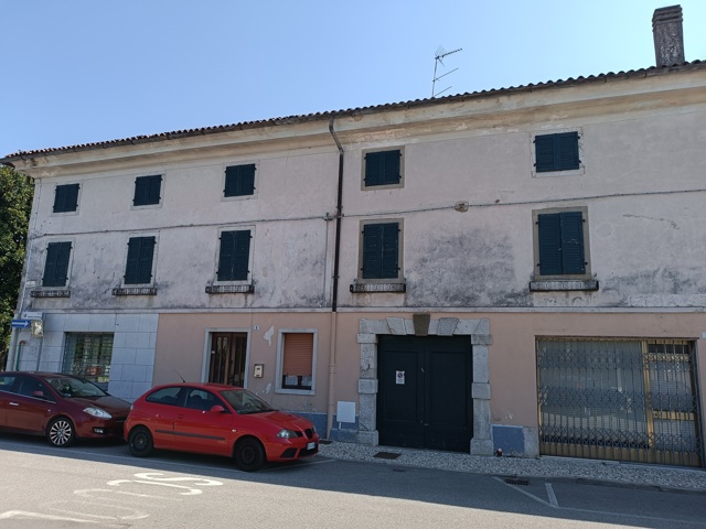 Media numero 2 di INTERO EDIFICIO DA RESTAURARE A CORNO DI ROSAZZO