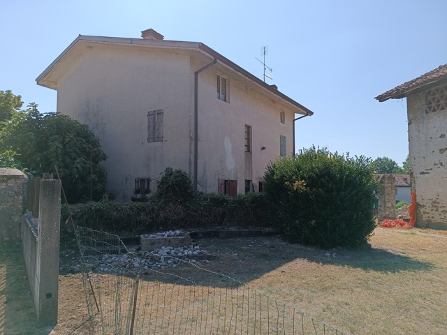 Media numero 4 di RUSTICO CON SPETTACOLARE GIARDINO NELLA FIABESCA GIASSICO DI CORMONS