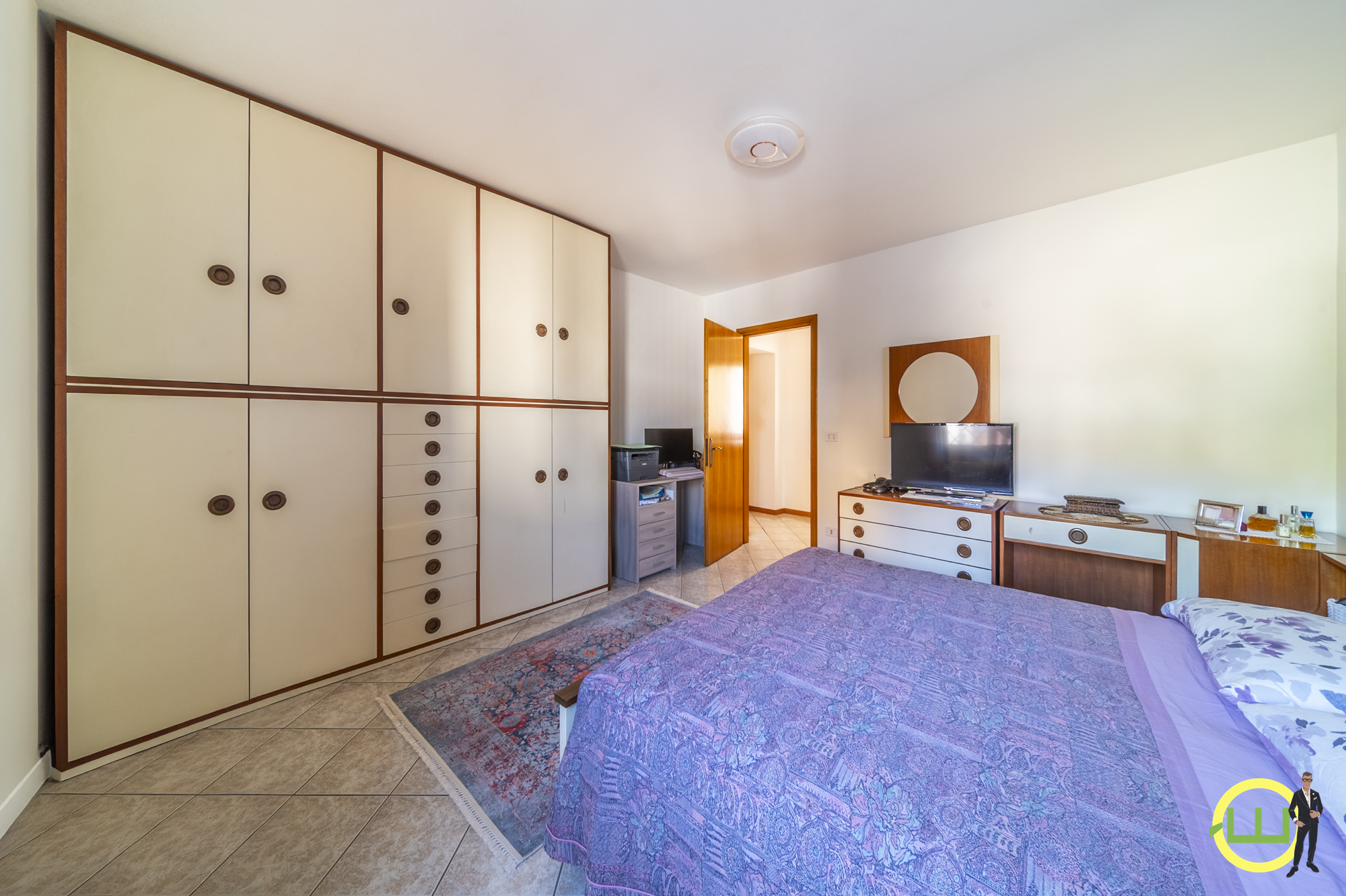 Media numero 9 di VILLA COMPOSTA DA DUE APPARTAMENTI E DUE GARAGE CON GIARDINO