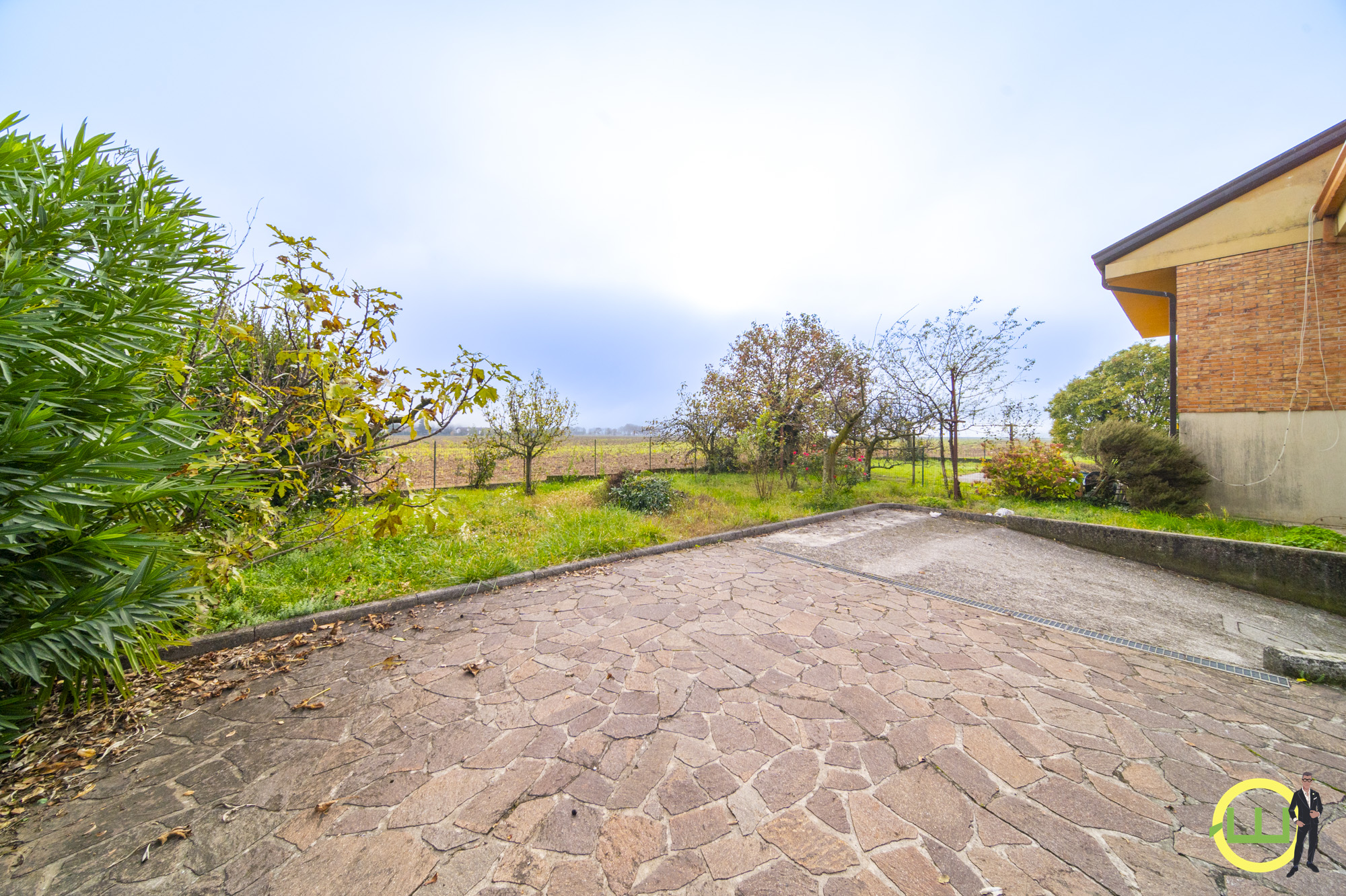 Media numero 40 di VILLETTA TRICAMERE CON GIARDINO A CODROIPO