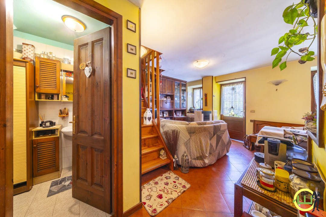 Immagine di CASA PRONTA DA VIVERE A FORNI DI SOPRA