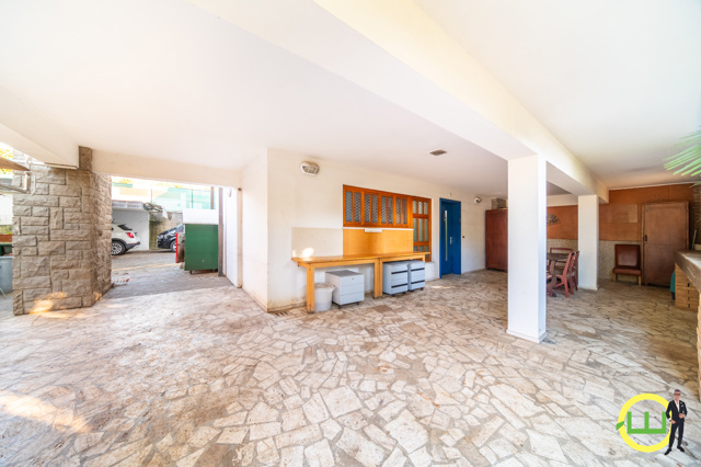 Media numero 45 di VILLA SINGOLA IN AFFASCINANTE ZONA RESIDENZIALE A MANZANO