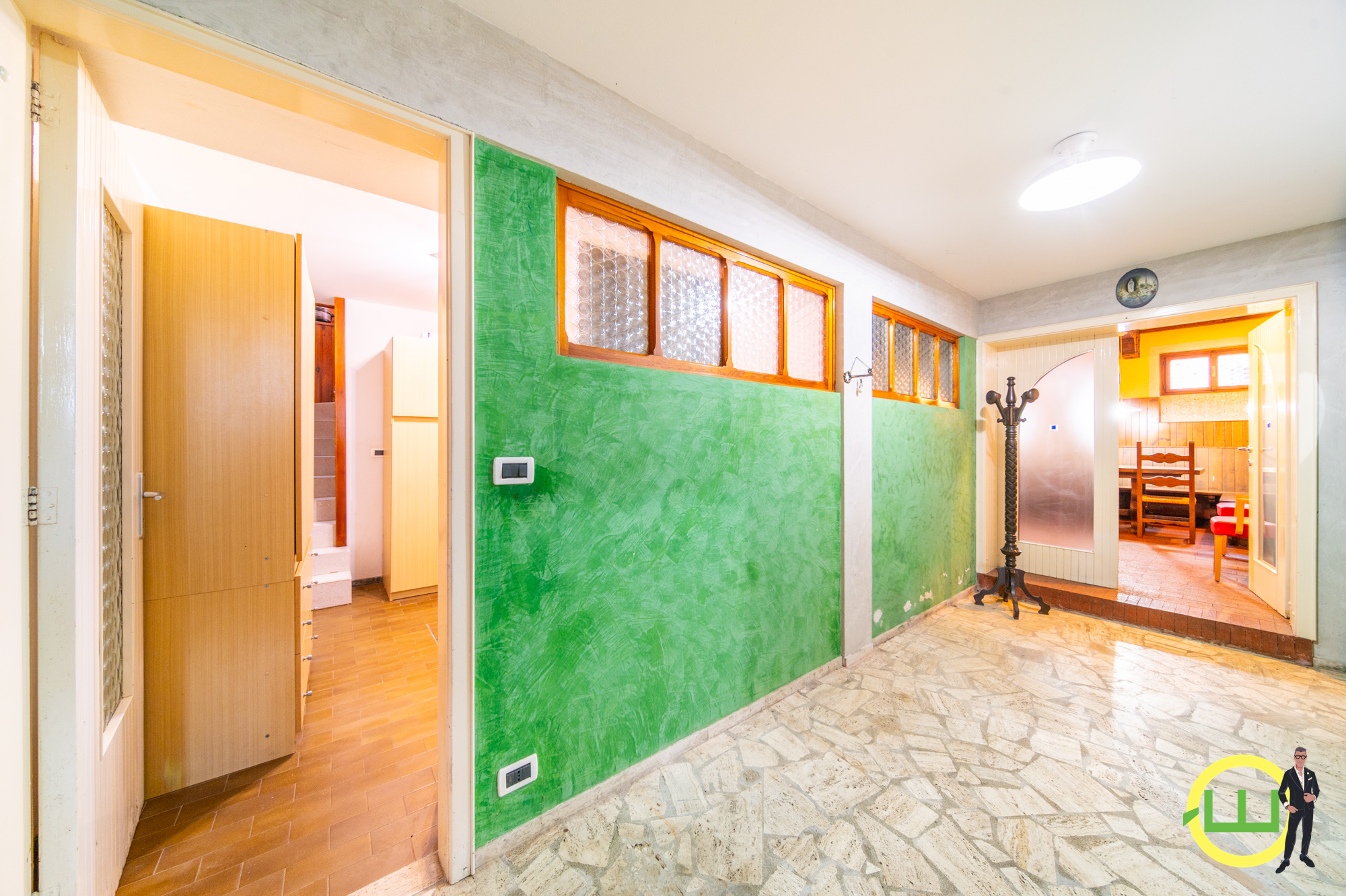 Media numero 34 di VILLA SINGOLA IN AFFASCINANTE ZONA RESIDENZIALE A MANZANO