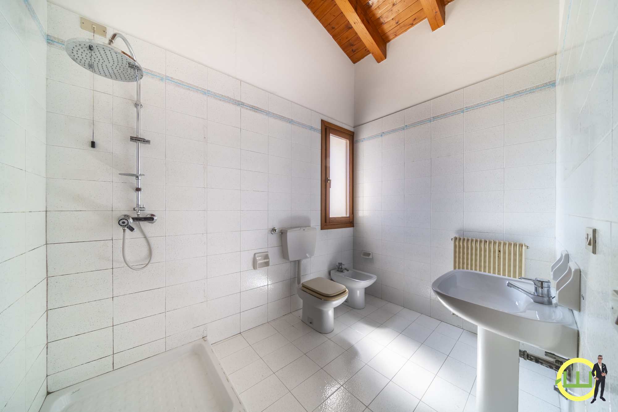 Media numero 19 di LUMINOSO ED AMPIO TRICAMERE IN PIENO CENTRO A RIVIGNANO