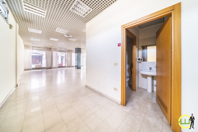 Media numero 9 di NEGOZIO CENTRALISSIMO SAN VITO AL TAGLIAMENTO