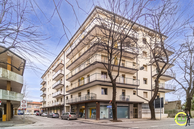 Immagine di PANORAMICO APPARTAMENTO CON GARAGE IN CENTRO A CORMONS