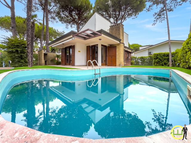 Immagine di VILLA CON PISCINA LIGNANO PINETA