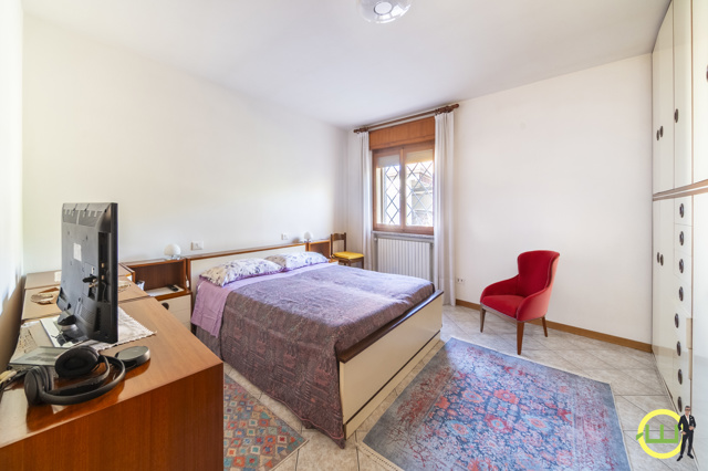 Media numero 8 di VILLA COMPOSTA DA DUE APPARTAMENTI E DUE GARAGE CON GIARDINO A SAN MARTINO AL TAGLIAMENTO