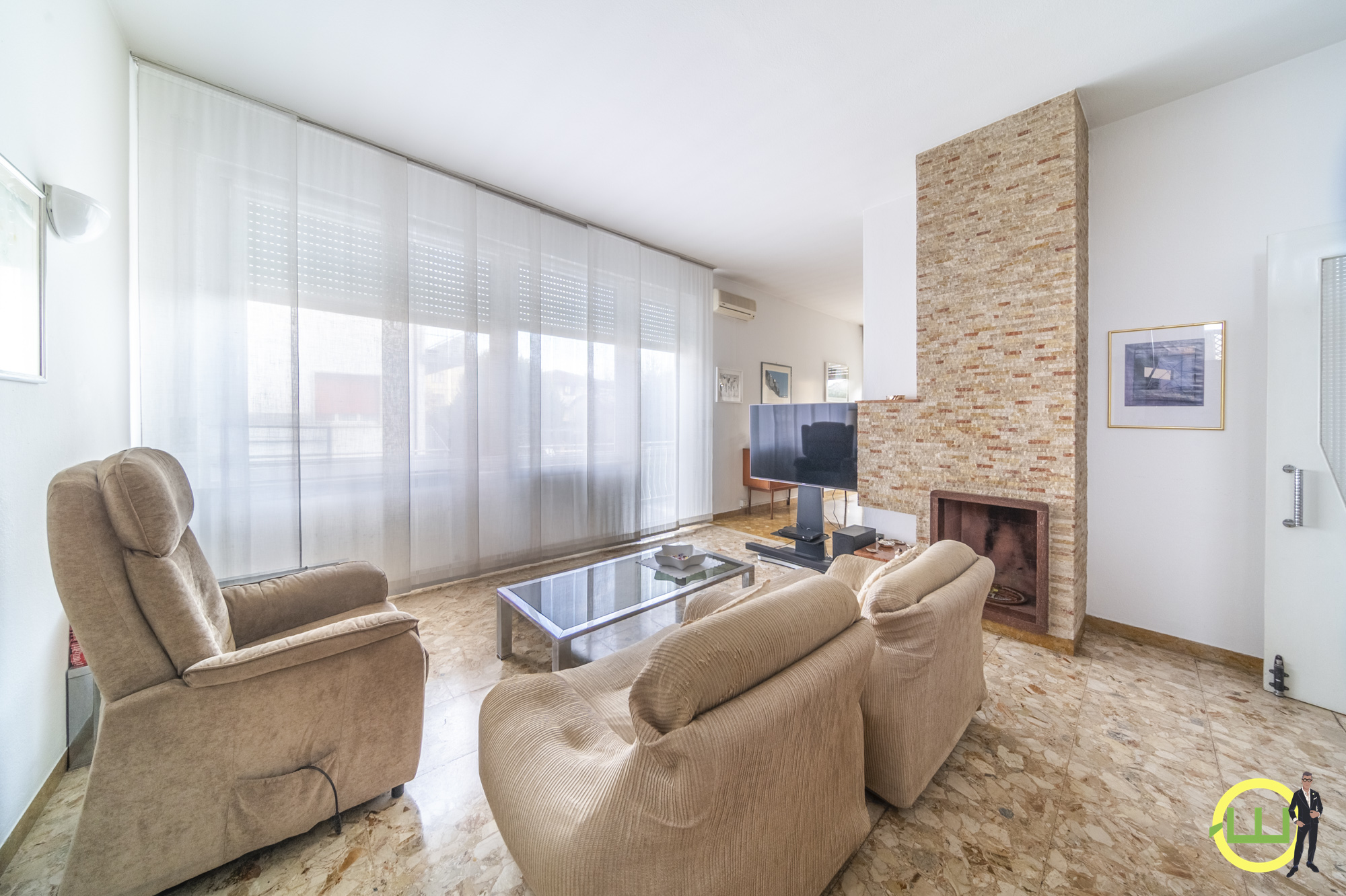 Media numero 8 di VILLA DALLA MODERNA ARCHITETTURA (CARPACCO)