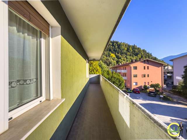 Media numero 7 di TOLMEZZO, AMPIO BICAMERE TERRAZZATO,RISTRUTTURATO CON GARAGE
