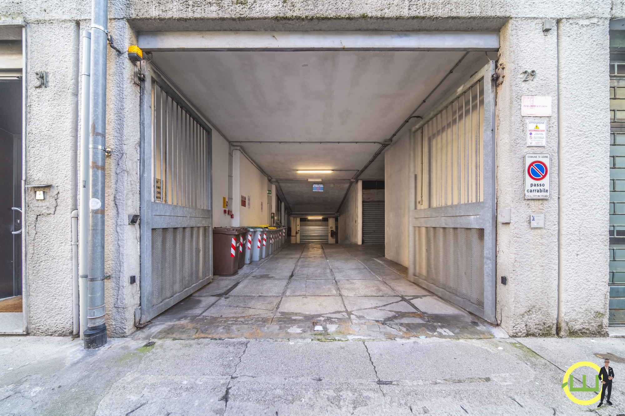 Media numero 24 di BICAMERE BISERVIZI CON GARAGE VIA LEOPARDI (UD)