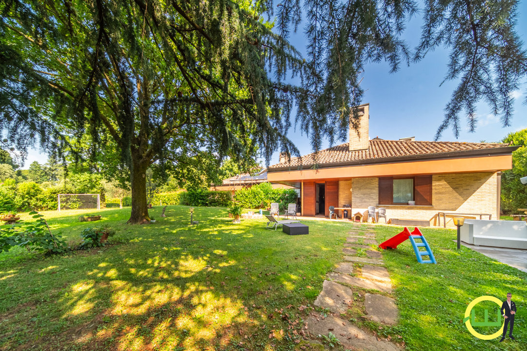Immagine di VILLA CON AMPIO PARCO MARTIGNACCO