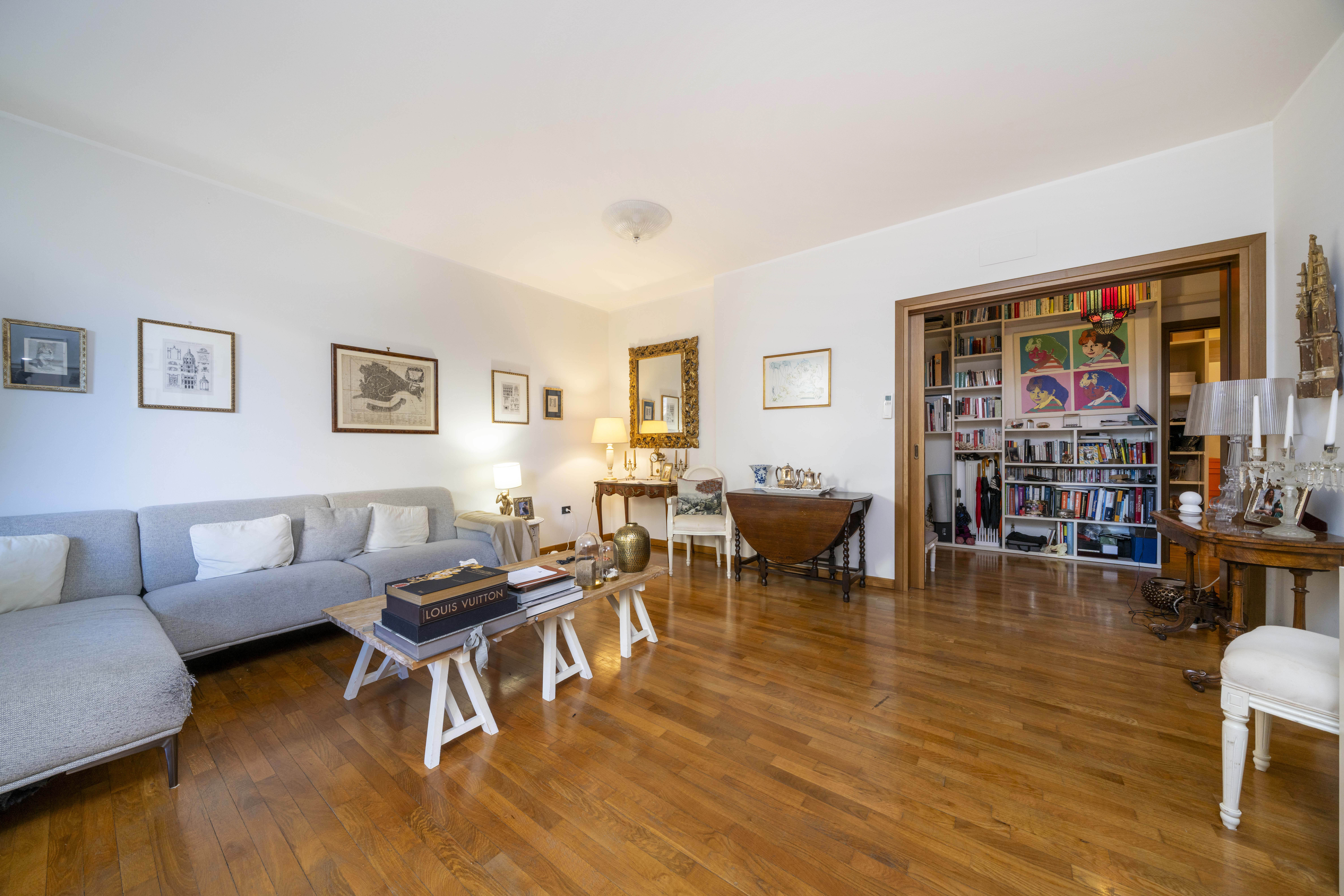 Immagine di Parco Moretti Bicamere con Giardino e Garage