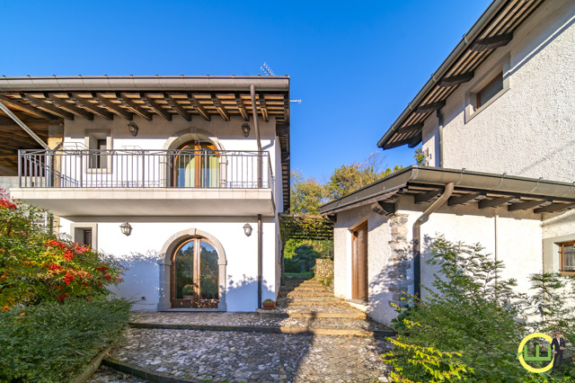 Media numero 55 di CASALE RUSTICO DI RARA BELLEZZA MORUZZO