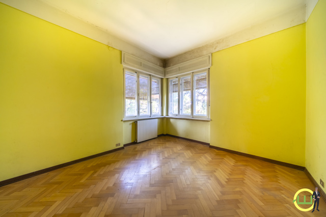 Media numero 9 di VILLA D'EPOCA CON 2 GENEROSI APPARTAMENTI E PARCO IN CENTRO A GORIZIA