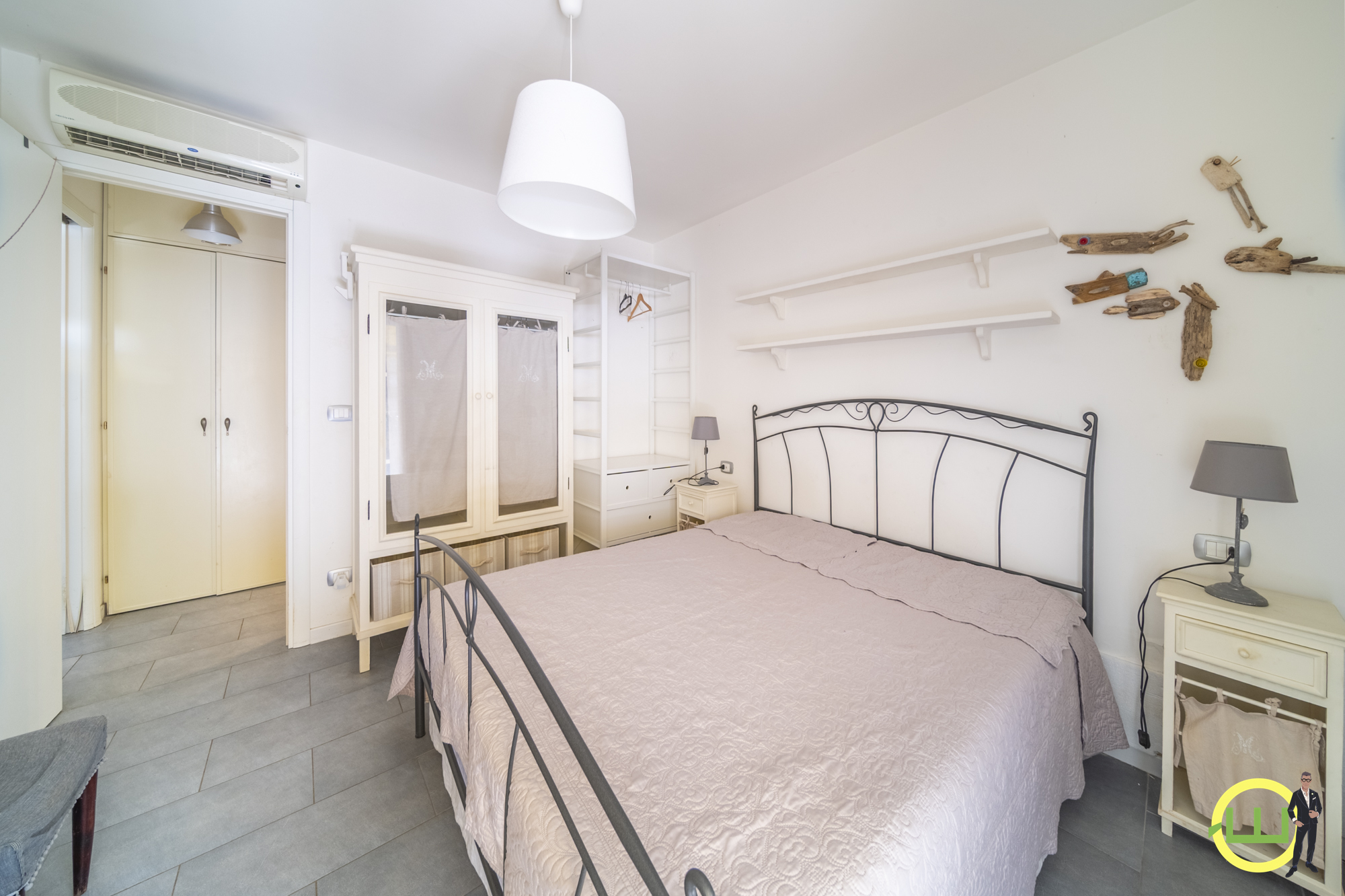 Media numero 12 di ESCLUSIVO BILOCALE CON AMPIA TERRAZZA IN CENTRO A GRADO