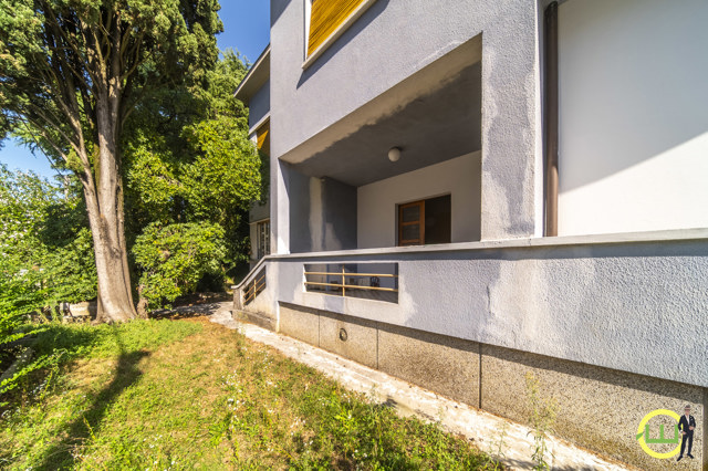 Media numero 43 di VILLA D'EPOCA CON 2 GENEROSI APPARTAMENTI E PARCO IN CENTRO A GORIZIA