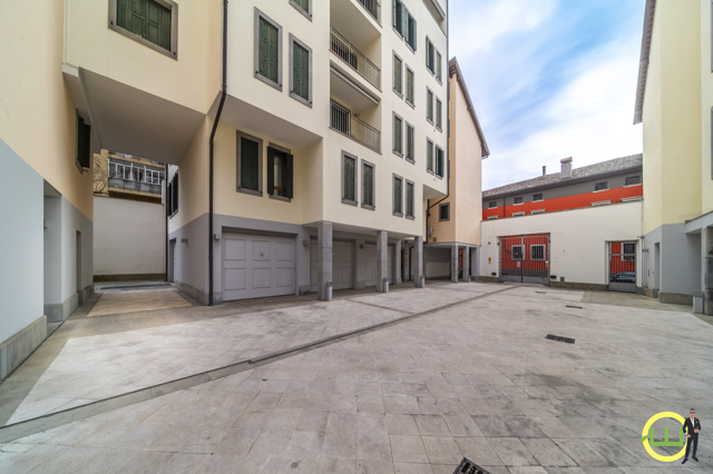 Media numero 16 di LOCALE COMMERCIALE CENTRO STORICO UD