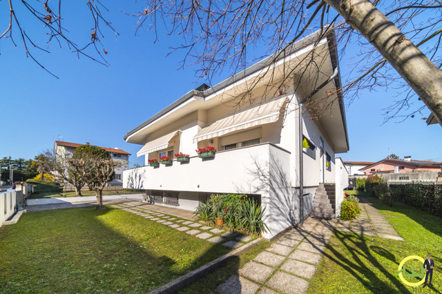 Media numero 46 di VILLA PERFETTA (UD SUD)