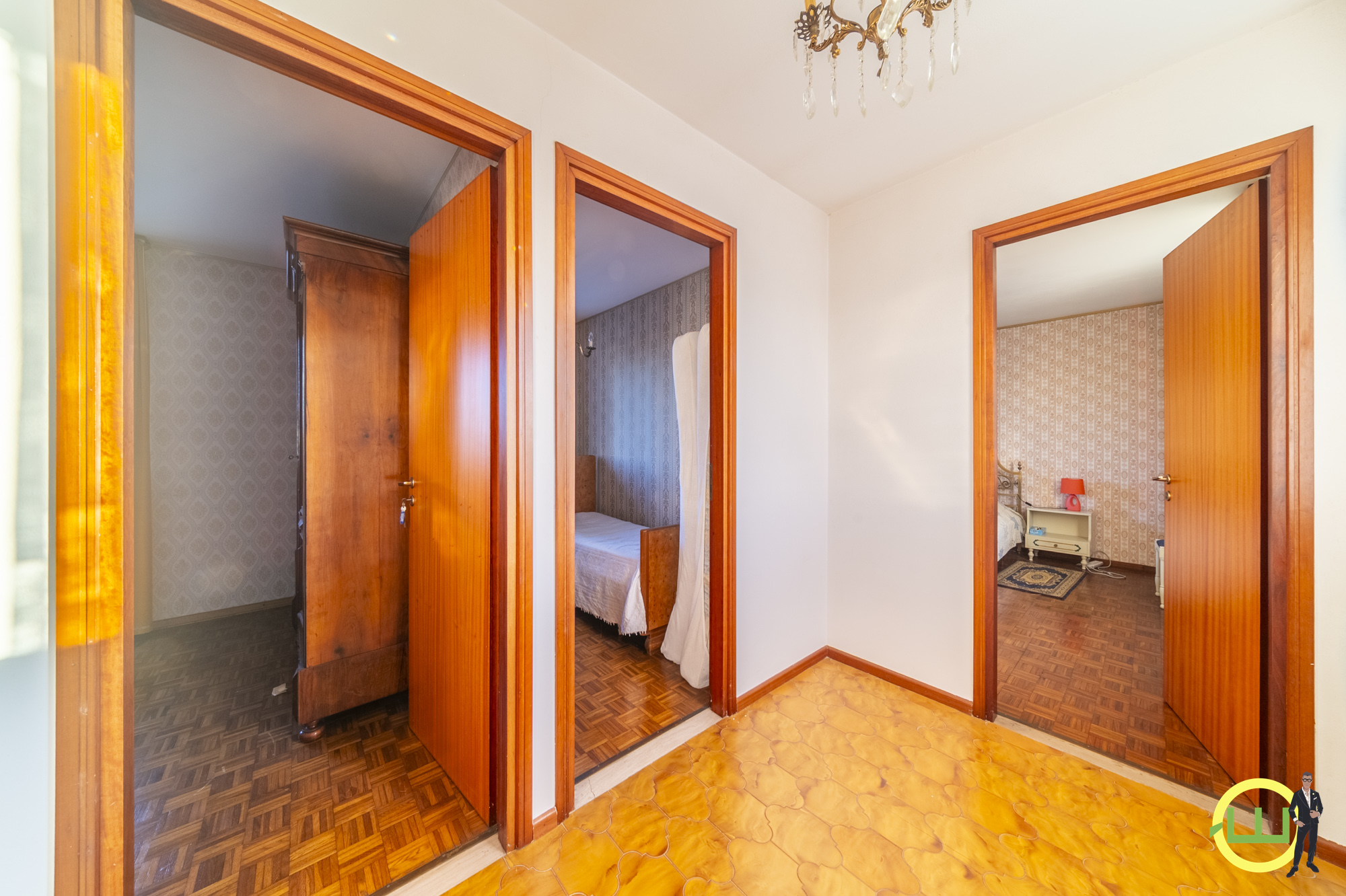 Media numero 26 di SPAZIOSA CASA INDIPENDENTE CON DOPPIO GARAGE E GIARDINO