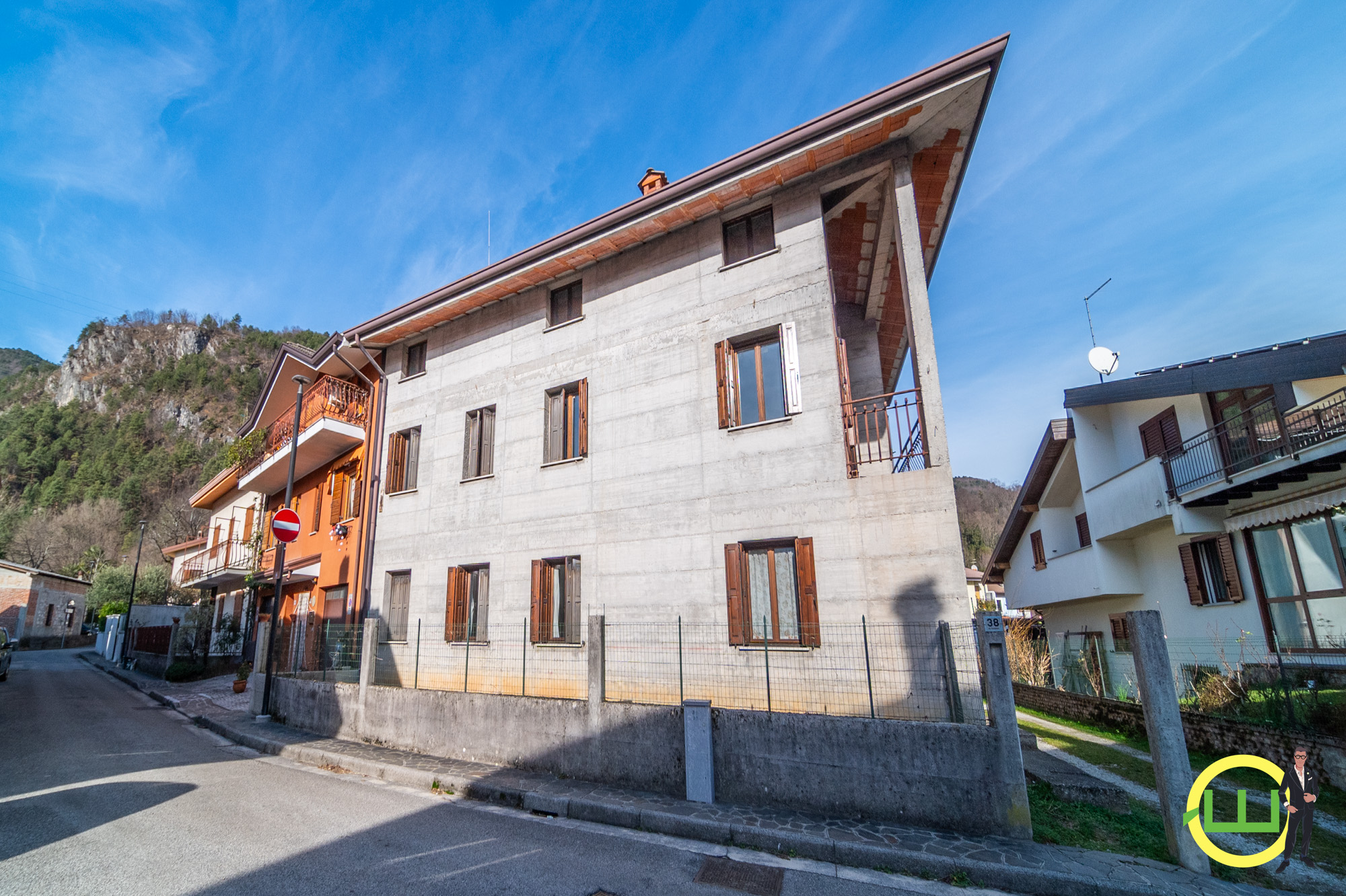 Media numero 3 di LA CASA DA ULTIMARE SUL LAGO DI CAVAZZO!