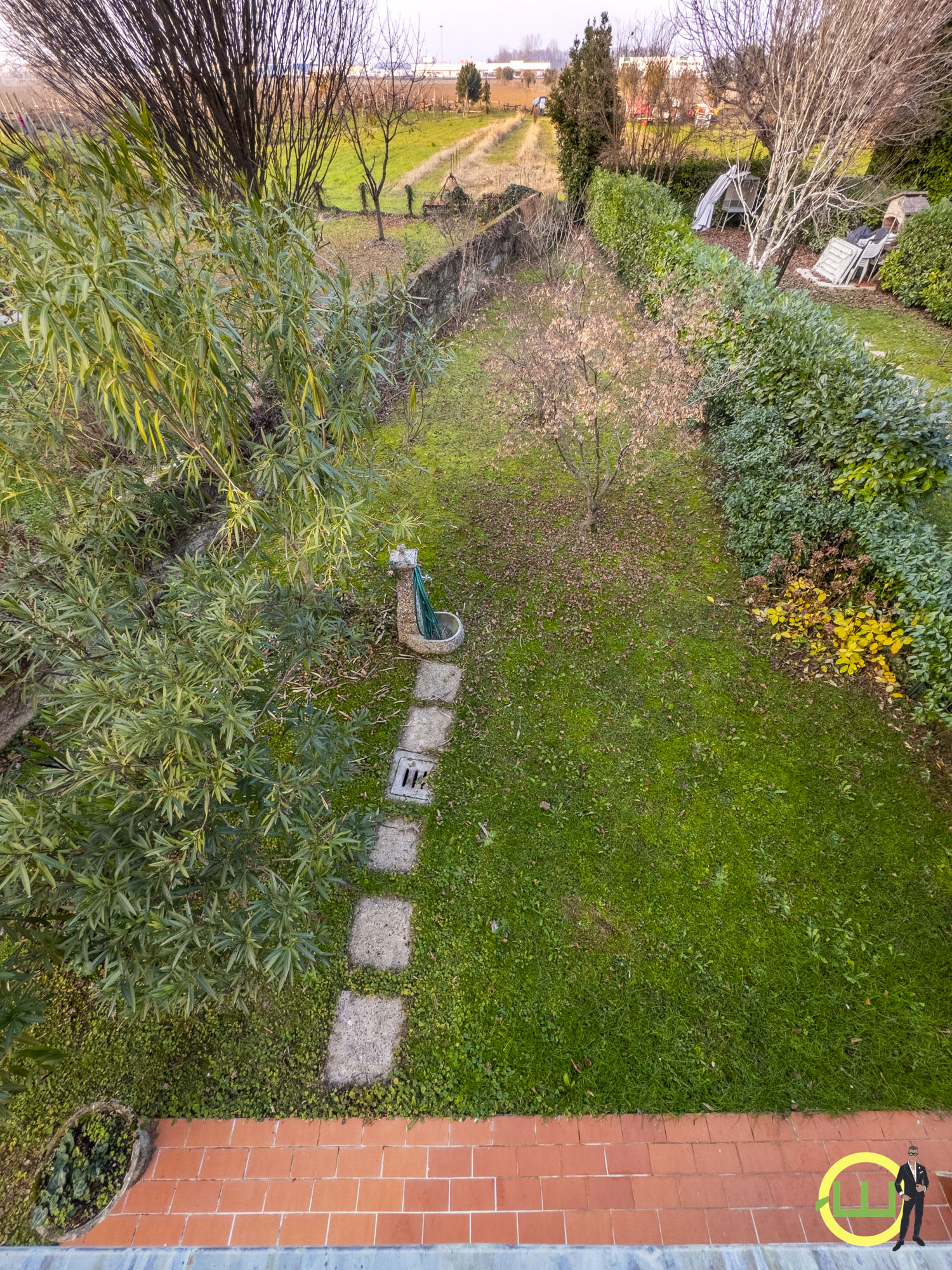 Media numero 33 di MERAVIGLIOSA VILLA ACCOSTATA CON GIARDINO ESCLUSIVO A LOVARIA PRADAMANO