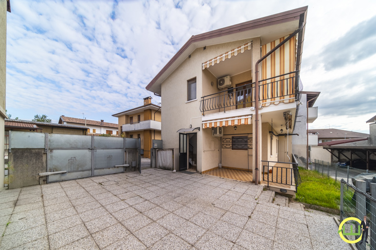 Immagine di CASA DI TESTA CON POSSIBILITA' DI BIFAMILIARE - MAJANO