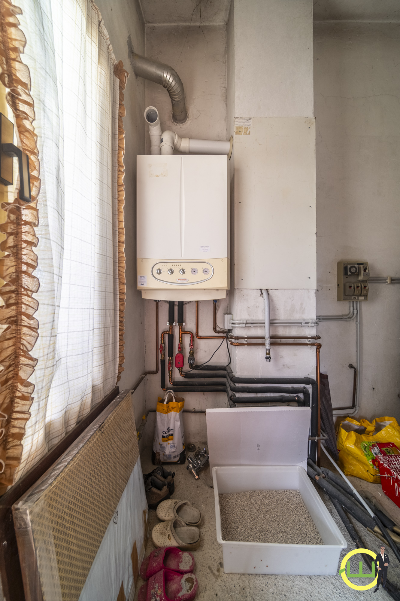 Media numero 35 di STORICA CASA ACCOSTATA CON TRE CAMERE, GARAGE E GIARDINO