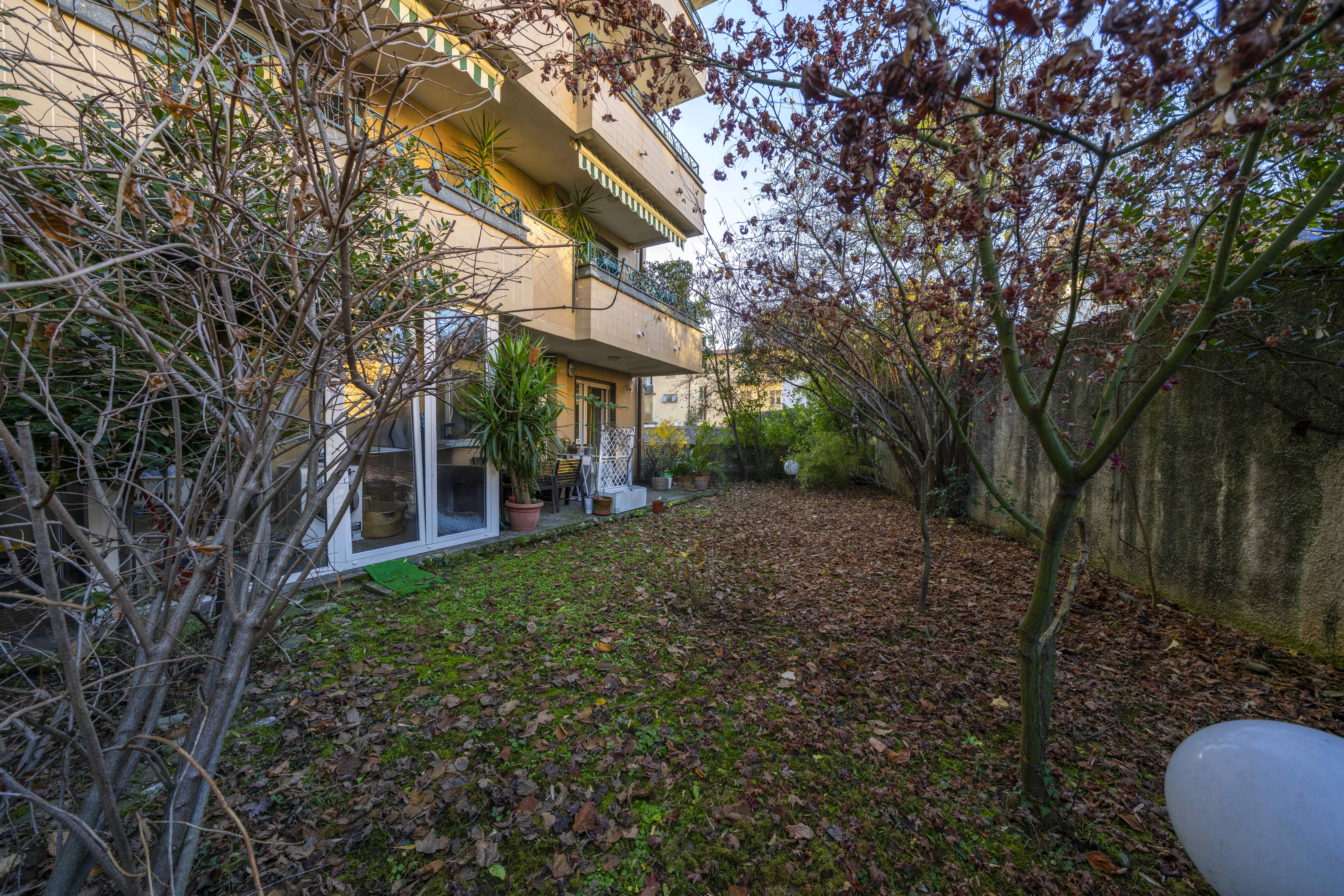 Media numero 13 di Parco Moretti Bicamere con Giardino e Garage