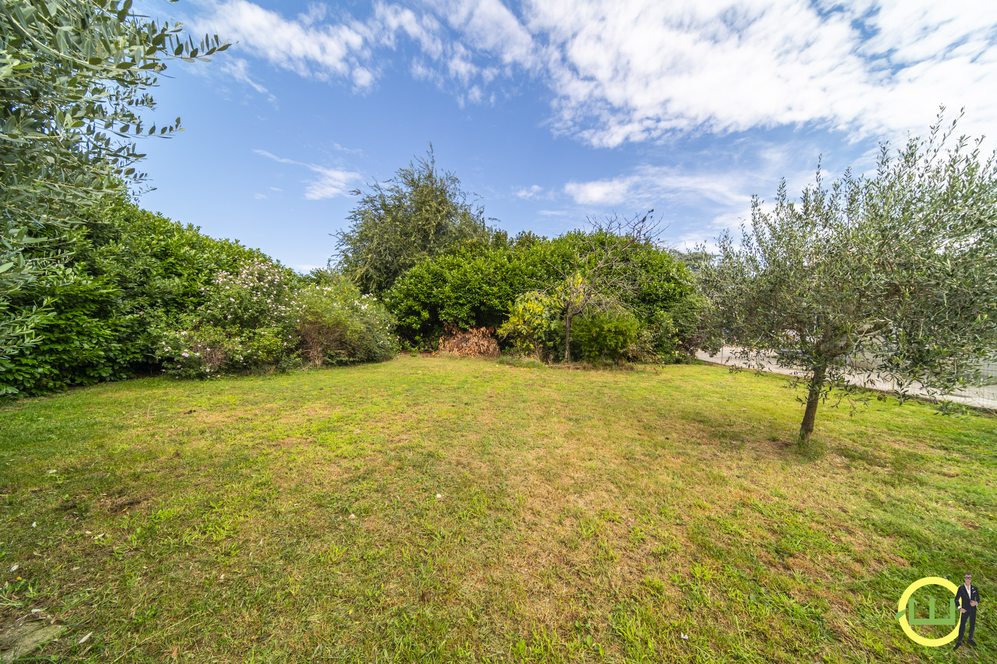 Media numero 18 di CASA INDIPENDENTE CON APPARTAMENTO RISTRUTTURATO E GIARDINO A NESPOLEDO