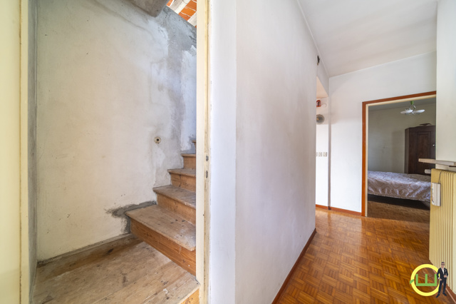 Media numero 27 di  TIPICA CASA INDIPENDENTE ANNI 60 A BERTIOLO