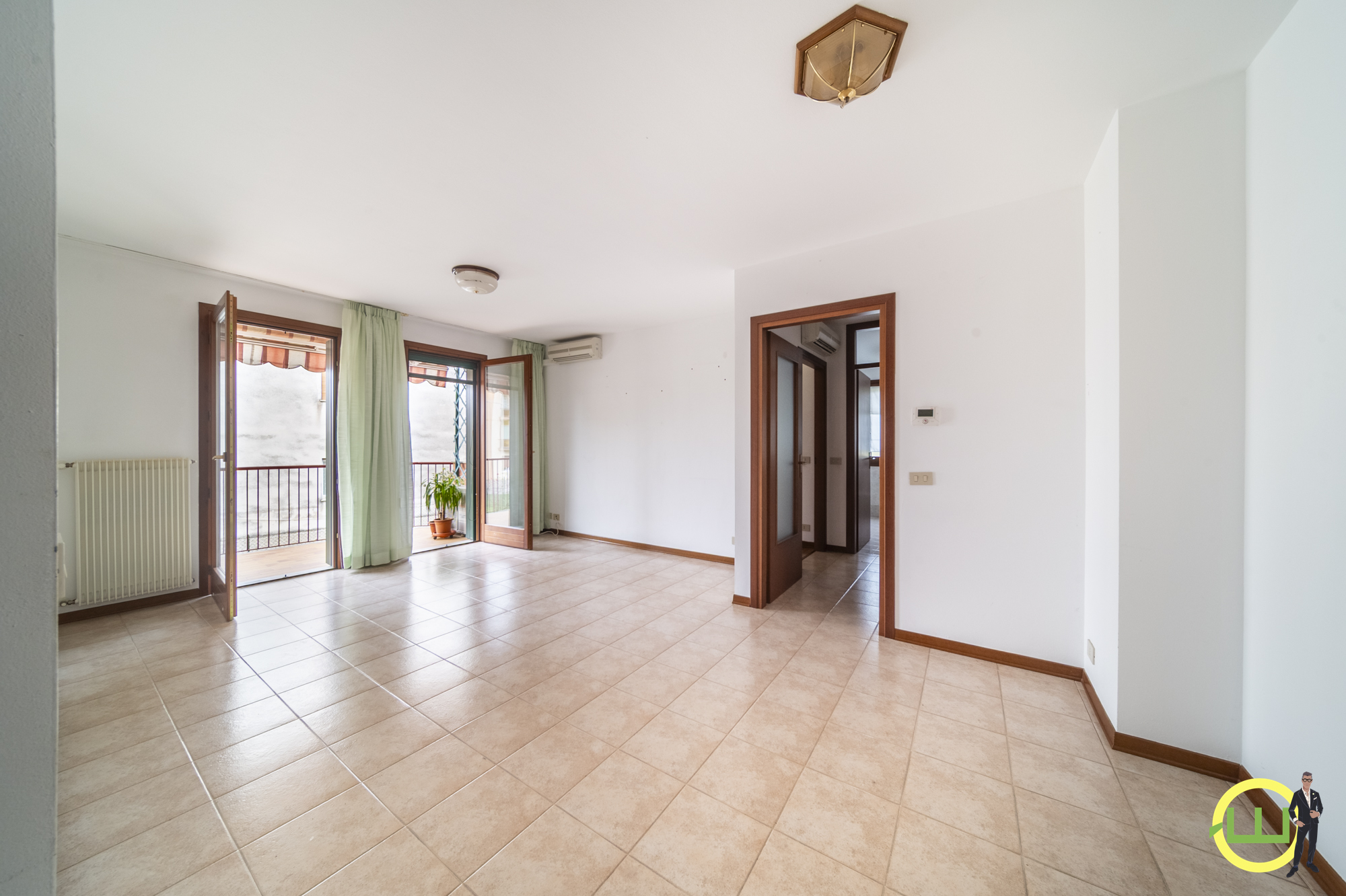 Media numero 6 di APPARTAMENTO TERRAZZATO CON 2 CAMERE DA LETTO E 2 SERVIZI IN CENTRO A CORMONS