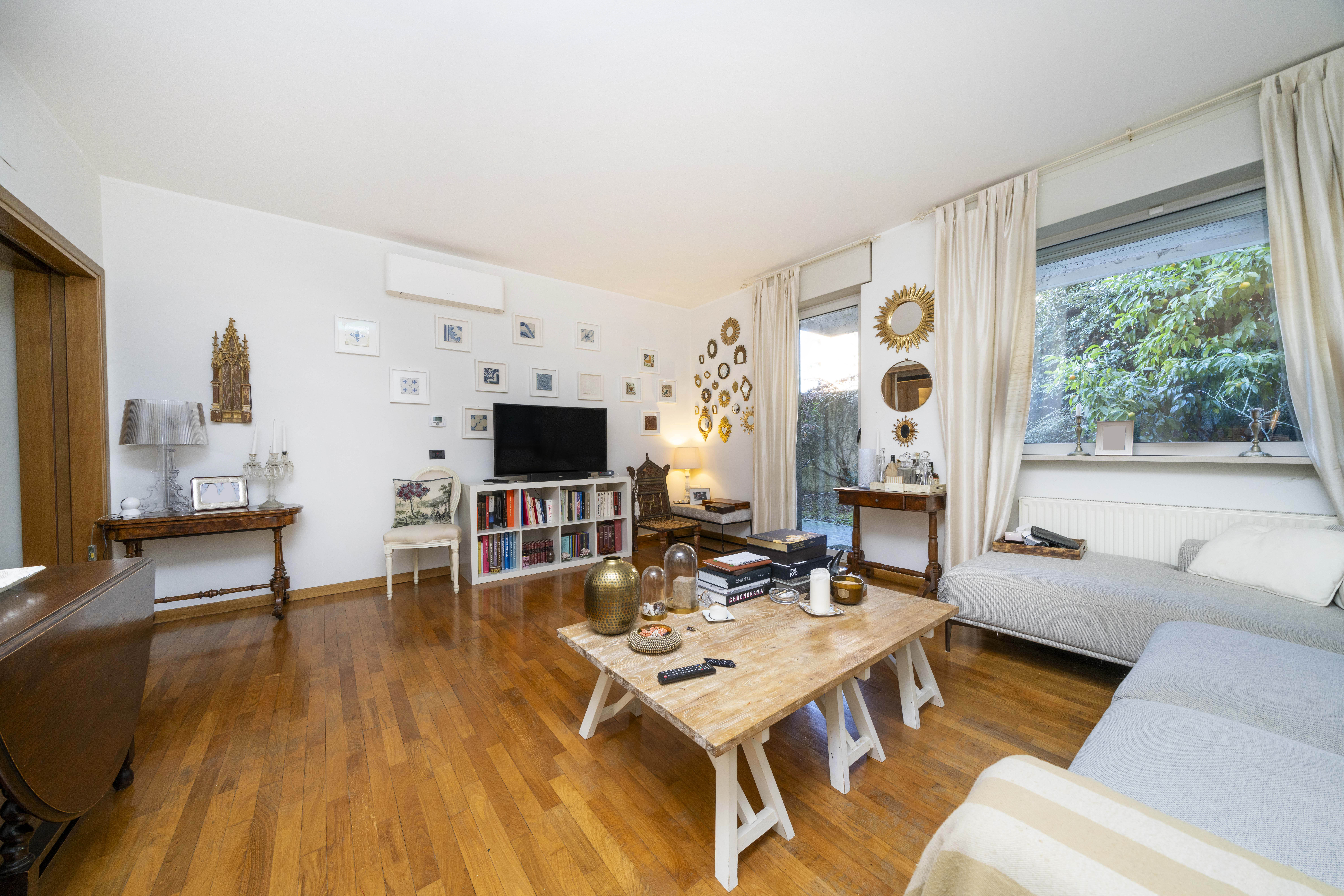 Media numero 2 di Parco Moretti Bicamere con Giardino e Garage