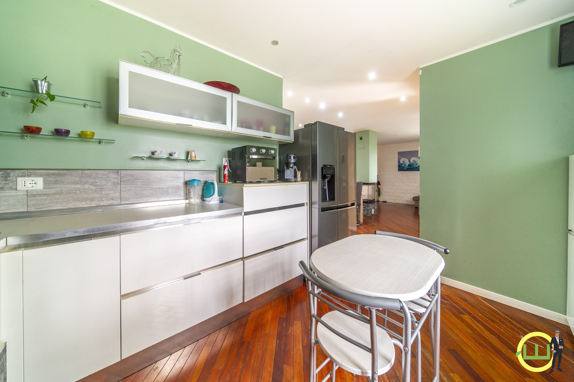 Media numero 9 di SPAZIOSA ED ELEGANTE VILLA CON TANTO TERRENO A SANTA MARIA LA LONGA