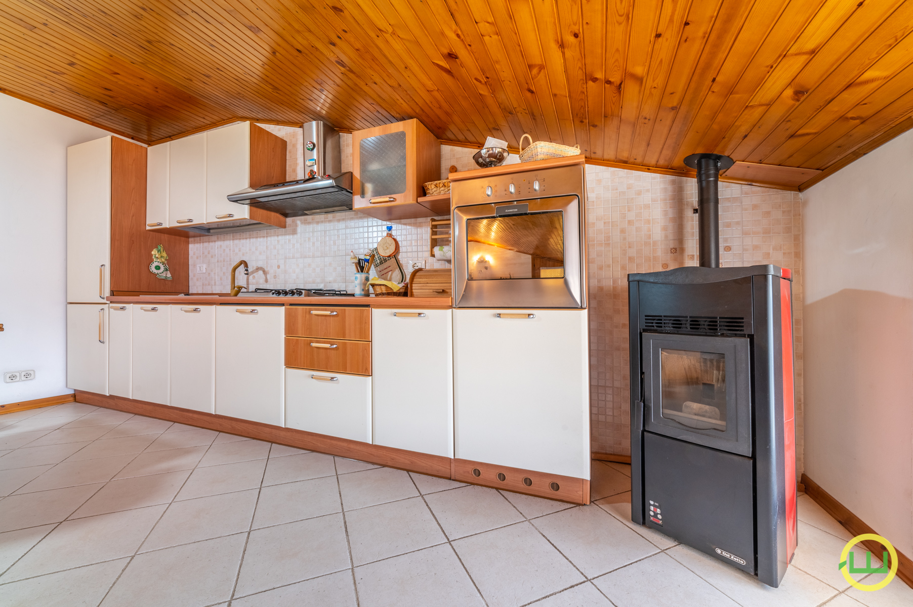 Media numero 7 di BELLISSIMO APPARTAMENTO MANSARDATO A BUJA!