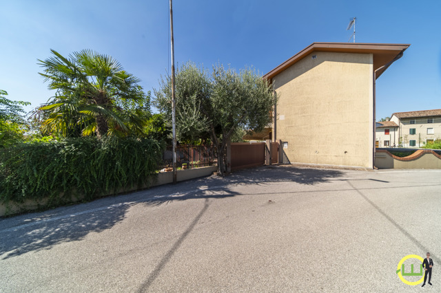 Media numero 43 di CASA INDIPENDENTE CON DEPANDACE POZZUOLO DEL FRIULI
