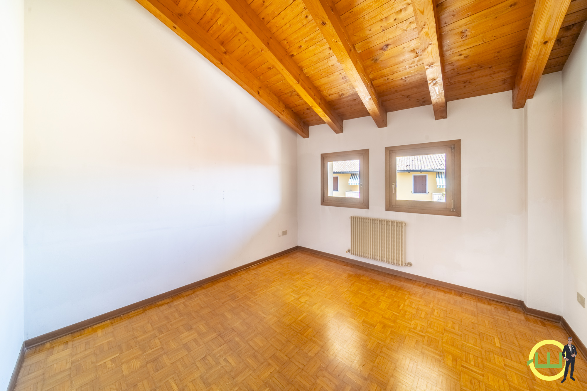 Media numero 14 di LUMINOSO ED AMPIO TRICAMERE IN PIENO CENTRO A RIVIGNANO