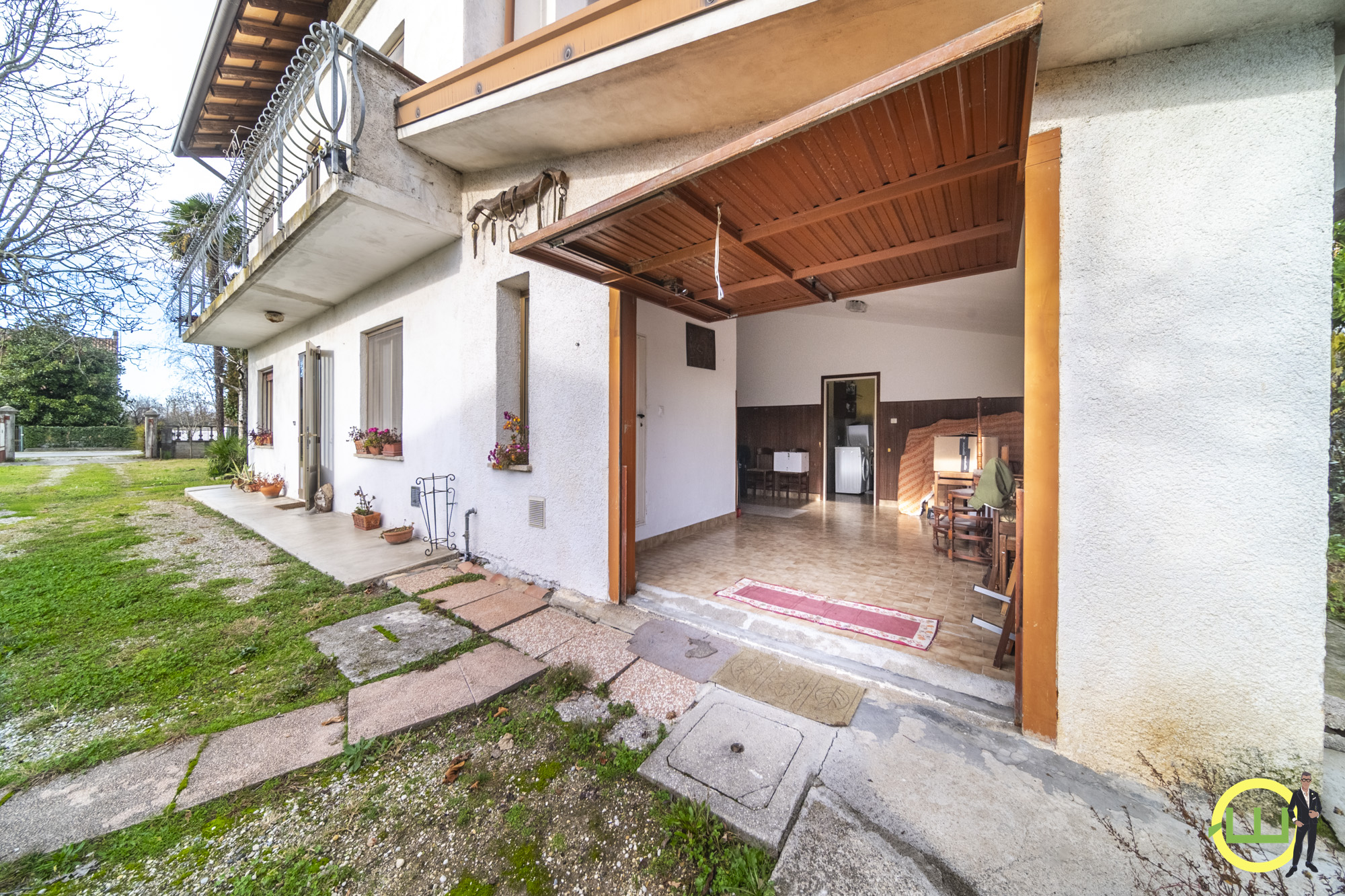 Media numero 32 di STORICA CASA ACCOSTATA CON TRE CAMERE, GARAGE E GIARDINO