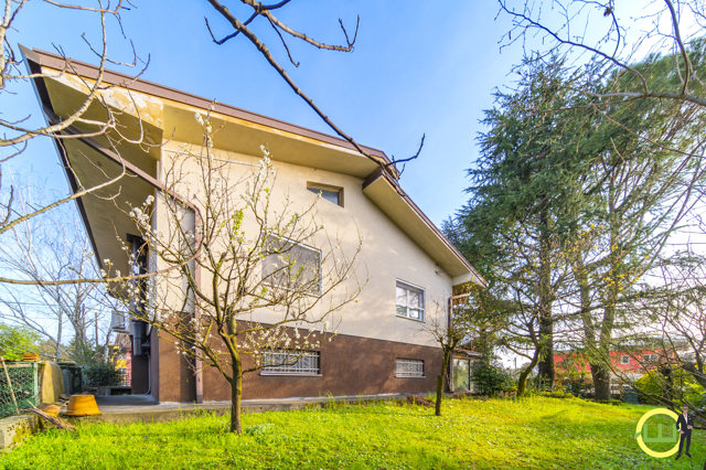 Media numero 6 di VENDUTA la villa singola circondata da giardino a Gorizia