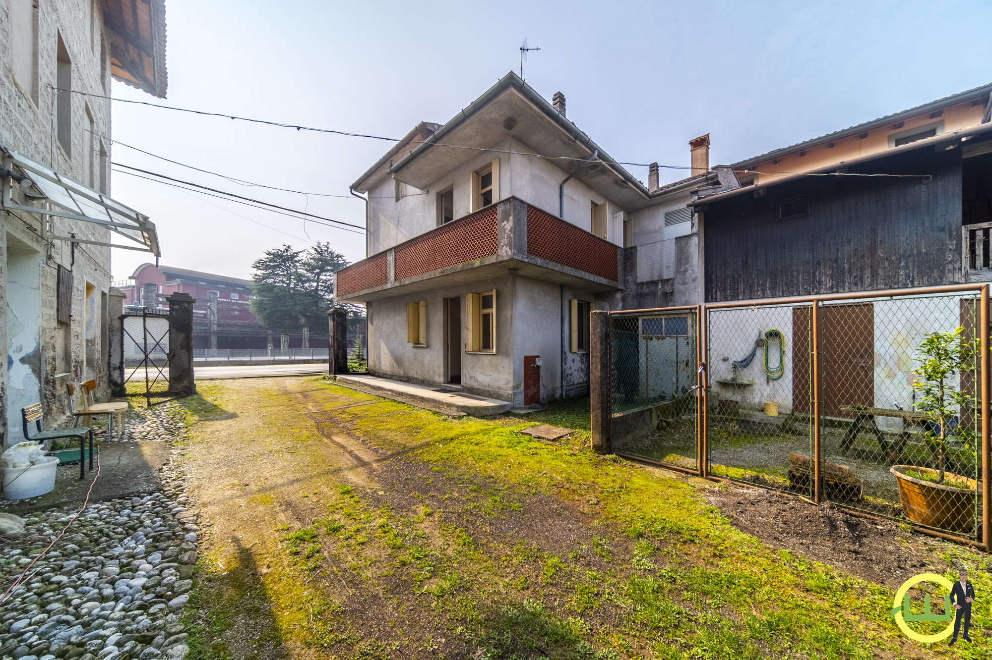 Media numero 30 di  TIPICA CASA INDIPENDENTE ANNI 60 A BERTIOLO