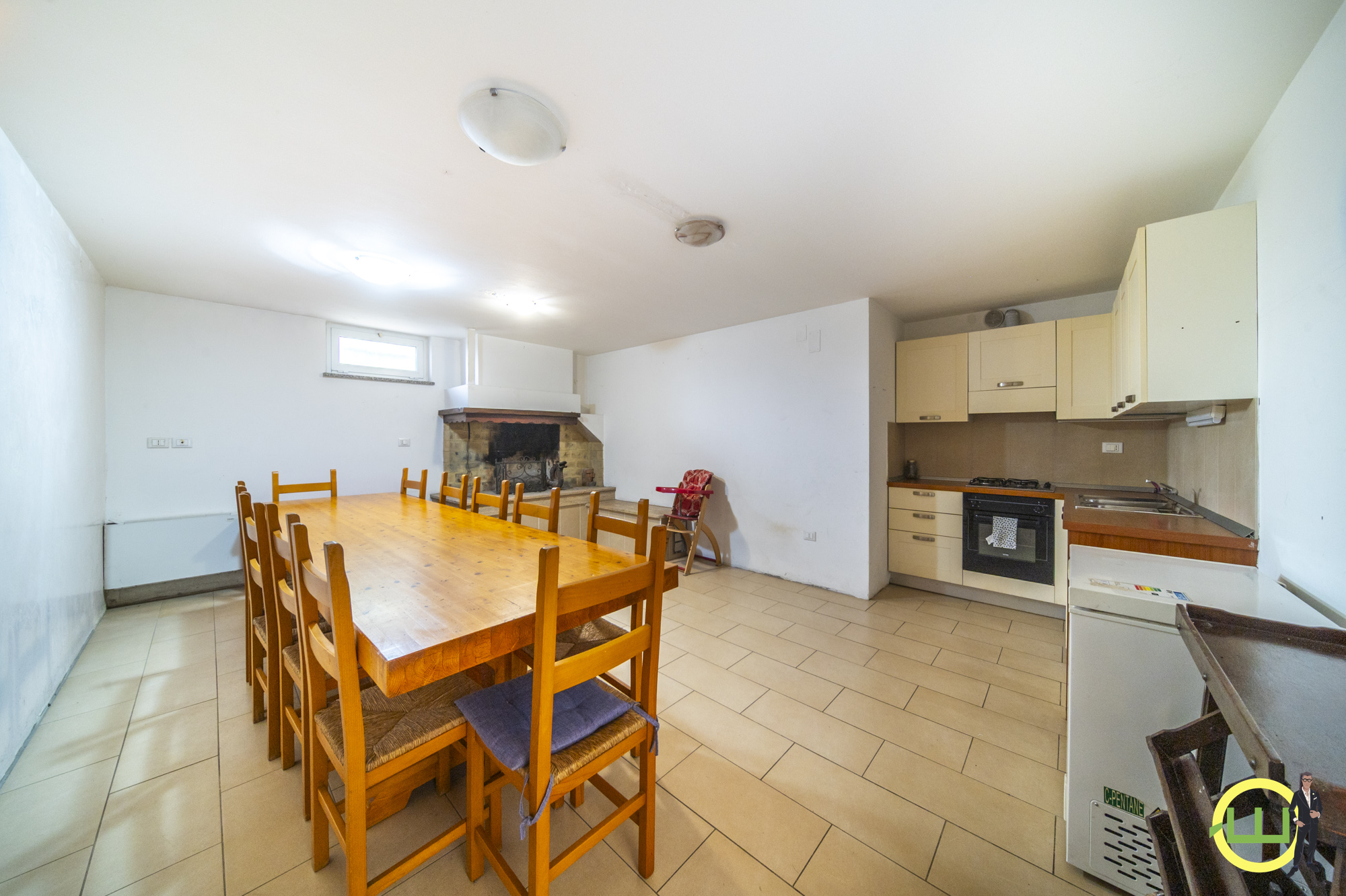 Media numero 22 di SPAZIOSA ED ELEGANTE VILLA CON TANTO TERRENO A SANTA MARIA LA LONGA