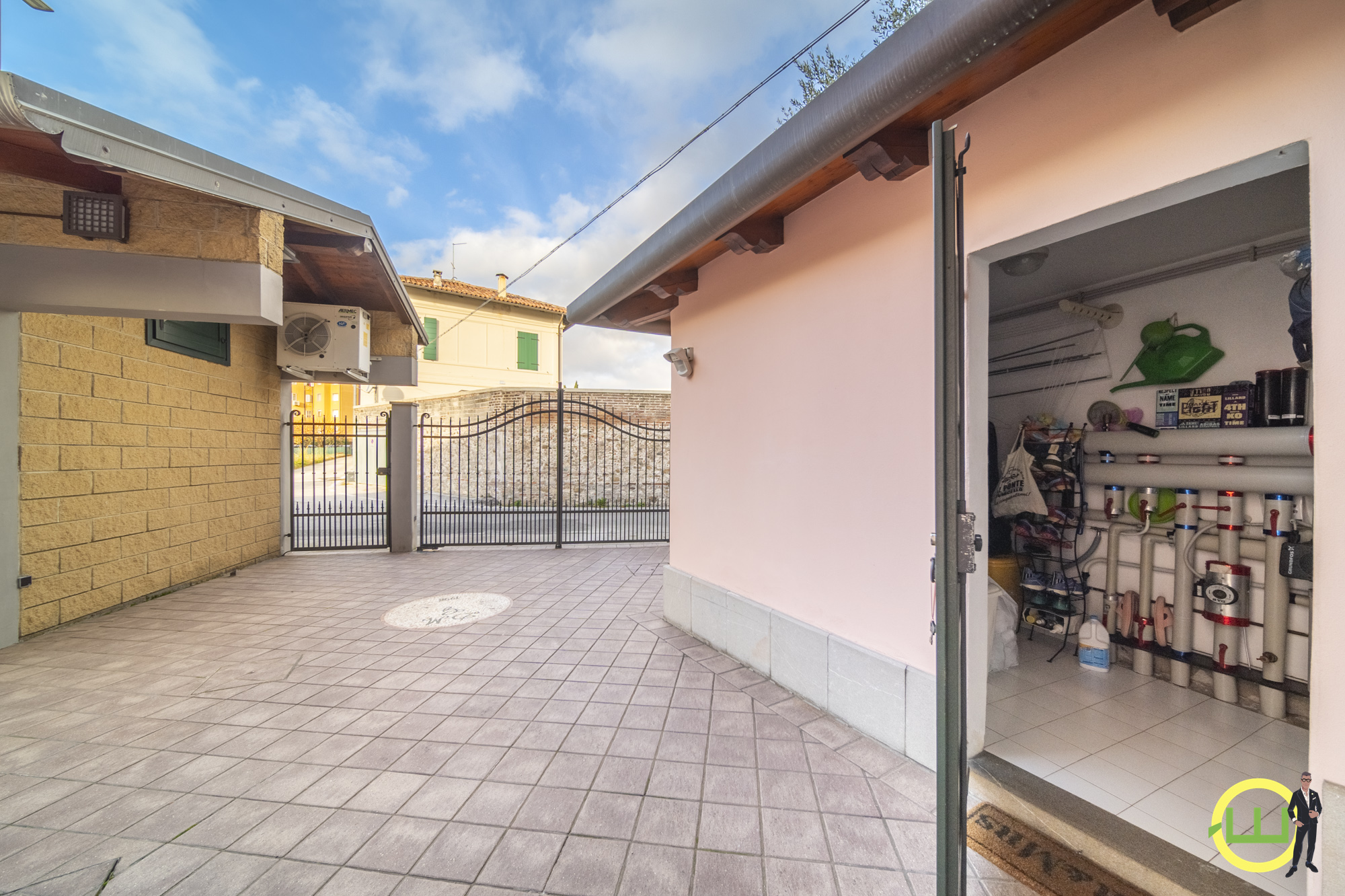 Media numero 48 di VILLA SPETTACOLARE A RIDOSSO DEL CENTRO CITTA' UD